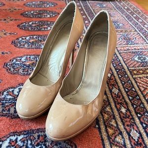 Stuart Weitzman Platswoon Patent nude size 10